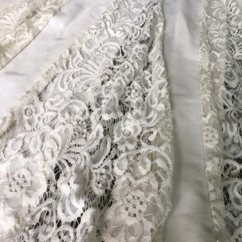 Maxi Lace - Picture 2 of 3